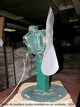 Ernesto Oroza."Ventilador" 2004 (Motor de lavadora Aurika insertado en un ventilador)